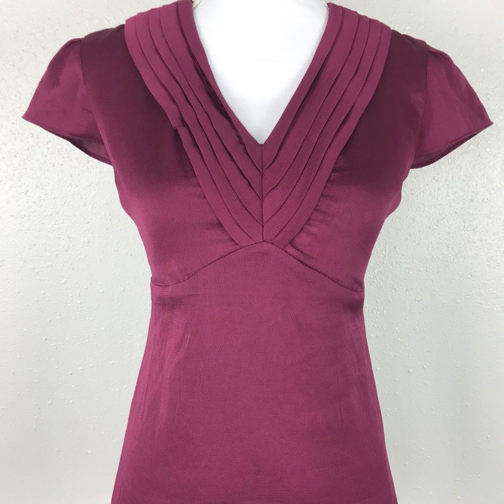 Banana Republic V-neck short sleeve Burgundy